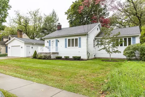 809 Pinehurst Blvd, Kalamazoo, MI 49006
