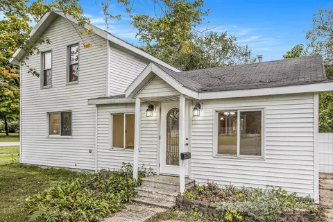 214 N George St, Decatur, MI 49045