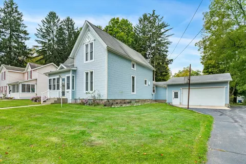 221 N O Keefe St, Cassopolis, MI 49031