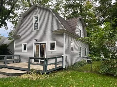 928 Pleasant St, Belding, MI 48809 photo 2