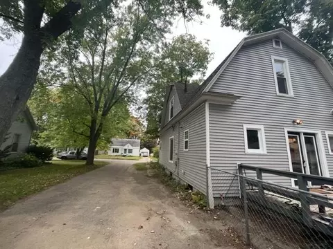 928 Pleasant St, Belding, MI 48809 photo 6