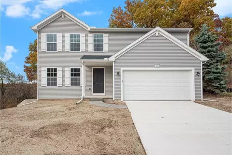 122 Hunters Trail Ct, Middleville, MI 49333