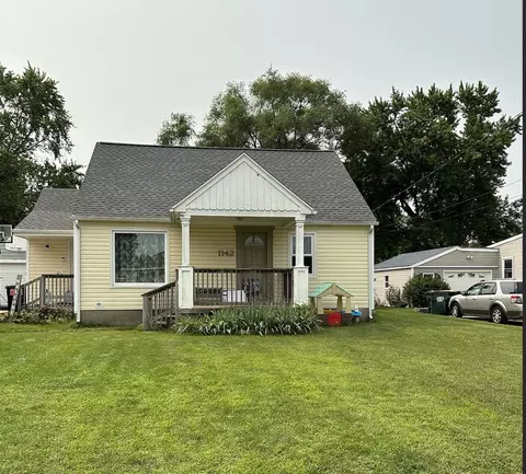 1142 Vos St, Jenison, MI 49428