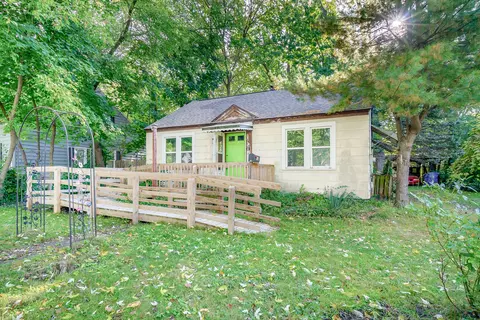 428 Keyes Dr, Parchment, MI 49004