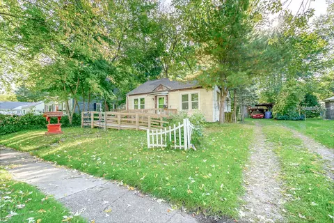 428 Keyes Dr, Parchment, MI 49004 photo 2