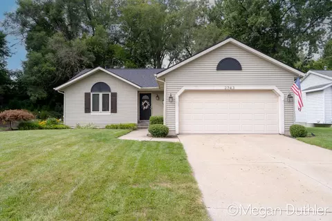 2743 Olivia St NW, Grand Rapids, MI 49504