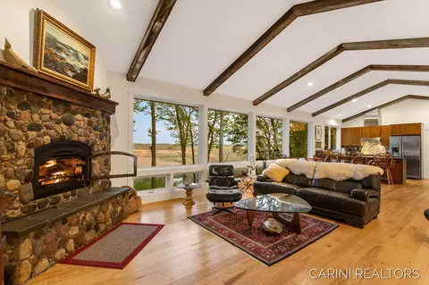 6171 Bayou Trl, Saugatuck, MI 49453
