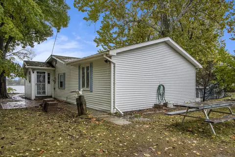 23401 River Run Rd, Mendon, MI 49072