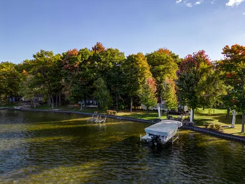 10201 Lake Dr, Mecosta, MI 49332