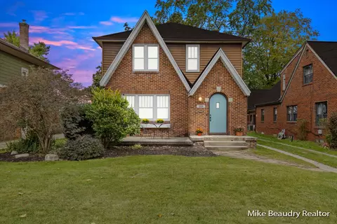 2209 Paris Ave SE, Grand Rapids, MI 49507