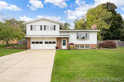 2445 Powers Ave NW, Grand Rapids, MI 49544