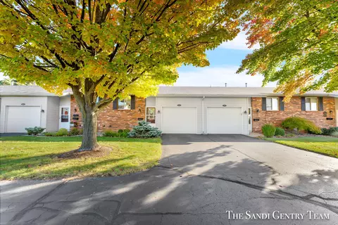 1814 Dairy Ln, Grand Haven, MI 49417