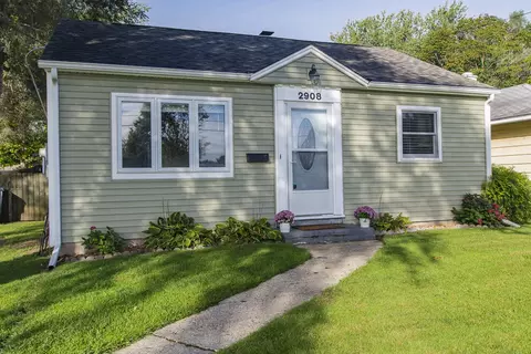 2908 Whittier Dr, Kalamazoo, MI 49001