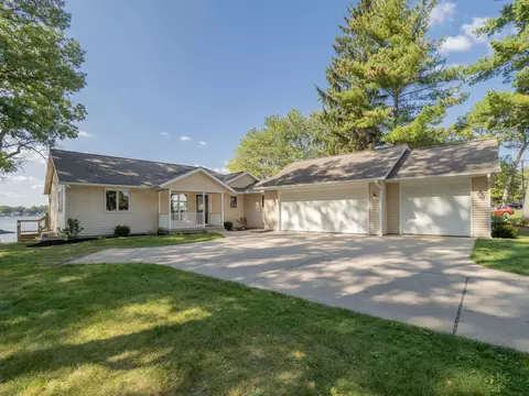 582 Aquaview Dr, Kalamazoo, MI 49009