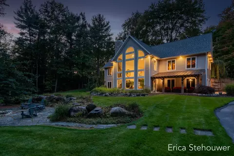 5277 Maple Island Rd, Ravenna, MI 49451