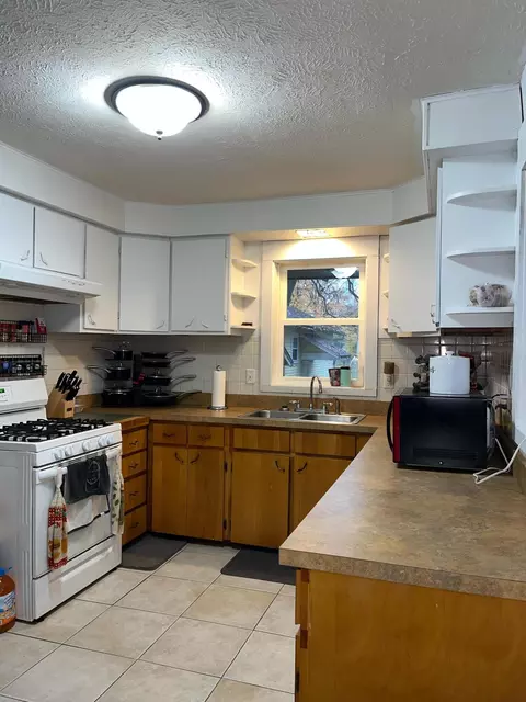 1114 Ferry St, Niles, MI 49120 photo 5