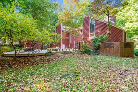 1224 Ash Dr, South Haven, MI 49090