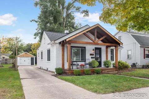 28 W 27th St, Holland, MI 49423