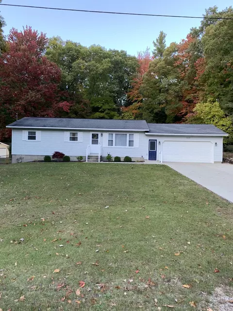 5210 W River Rd, Muskegon, MI 49445