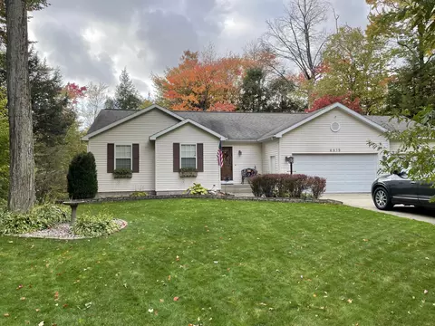 6615 Beech Creek Dr, Fruitport, MI 49415