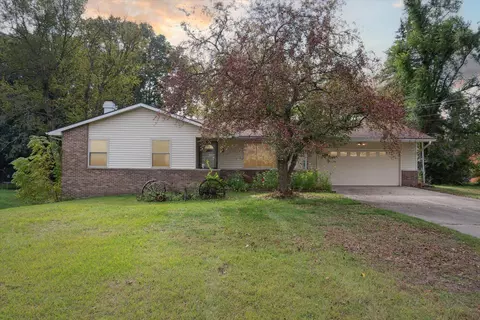 3713 Fairview Ave, Jackson, MI 49203