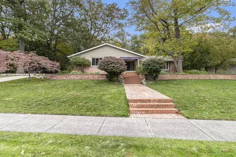 1016 N Sherman St, Ludington, MI 49431