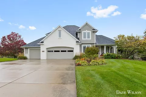 5830 Olde Meadow Ct NE, Rockford, MI 49341