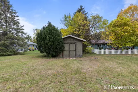 321 S Sunset St, Plainwell, MI 49080 photo 3