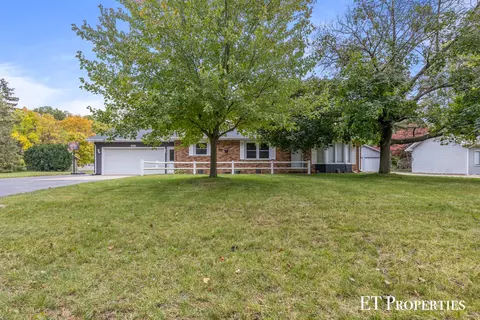 321 S Sunset St, Plainwell, MI 49080 photo 6