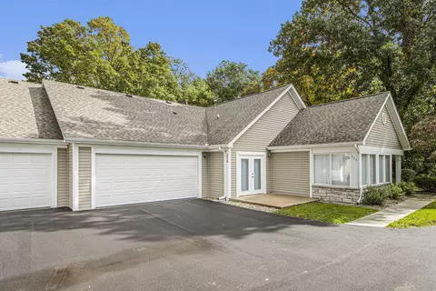 336 Ashton Lake Dr, Battle Creek, MI 49015