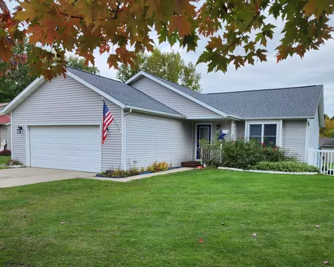 1421 S Dibble St, Hastings, MI 49058