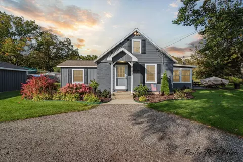 8181 E Ray Dr, Newaygo, MI 49337
