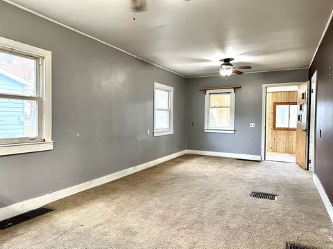 808 N Bridge St, Belding, MI 48809 photo 6