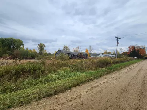 5261 Almy Rd, Edmore, MI 48829 photo 2
