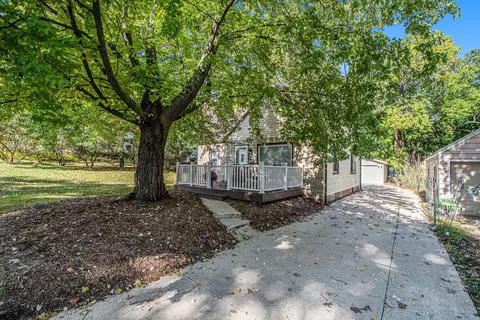 841 Wisconsin St SW, Wyoming, MI 49509
