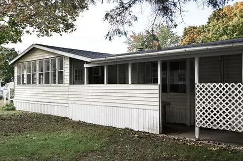 177 Apple Ct, Muskegon, MI 49445