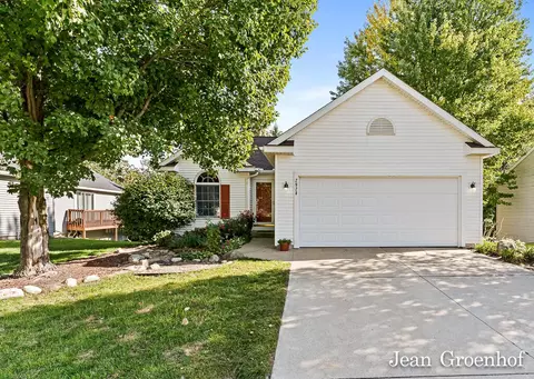 2928 Riley Ridge Rd, Holland, MI 49424