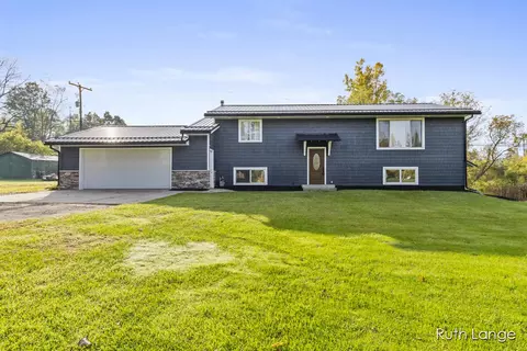 13618 Old 14 Mile Rd NE, Greenville, MI 48838