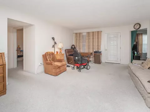 384 Westbrook Ct, Marshall, MI 49068 photo 4
