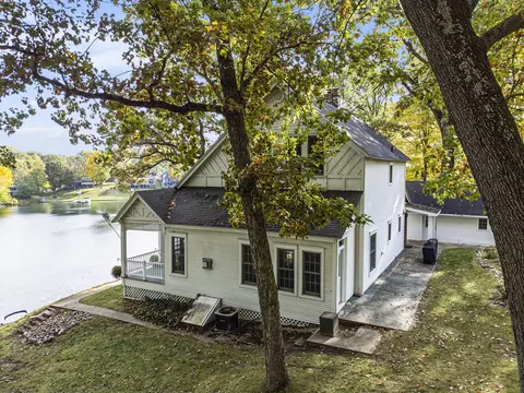 462 Tullis Ln, Battle Creek, MI 49017