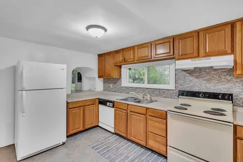 241 Kenneth St, Jackson, MI 49203 photo 6