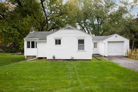 241 Kenneth St, Jackson, MI 49203