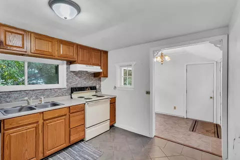 241 Kenneth St, Jackson, MI 49203 photo 7