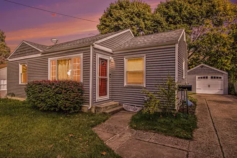 2421 Fulford St, Kalamazoo, MI 49001