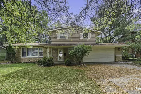 3711 Barrington Dr, Kalamazoo, MI 49006