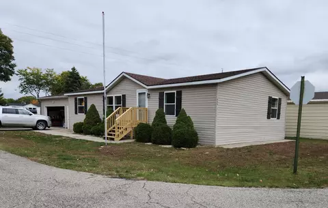 14933 St Clair Dr, Spring Lake, MI 49456