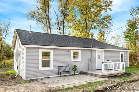 1184 18th St, Otsego, MI 49078