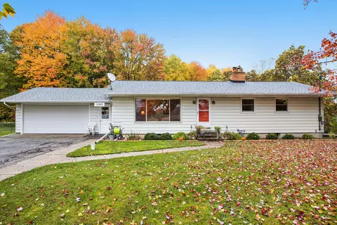 10995 Schreiner Rd, Bellevue, MI 49021
