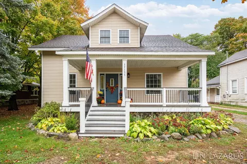 57135 S Main St, Mattawan, MI 49071