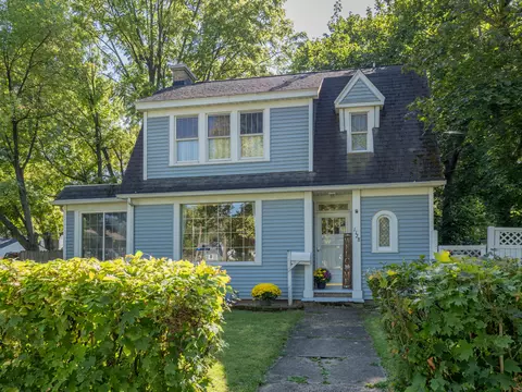 1128 Roseland Ave, Kalamazoo, MI 49001